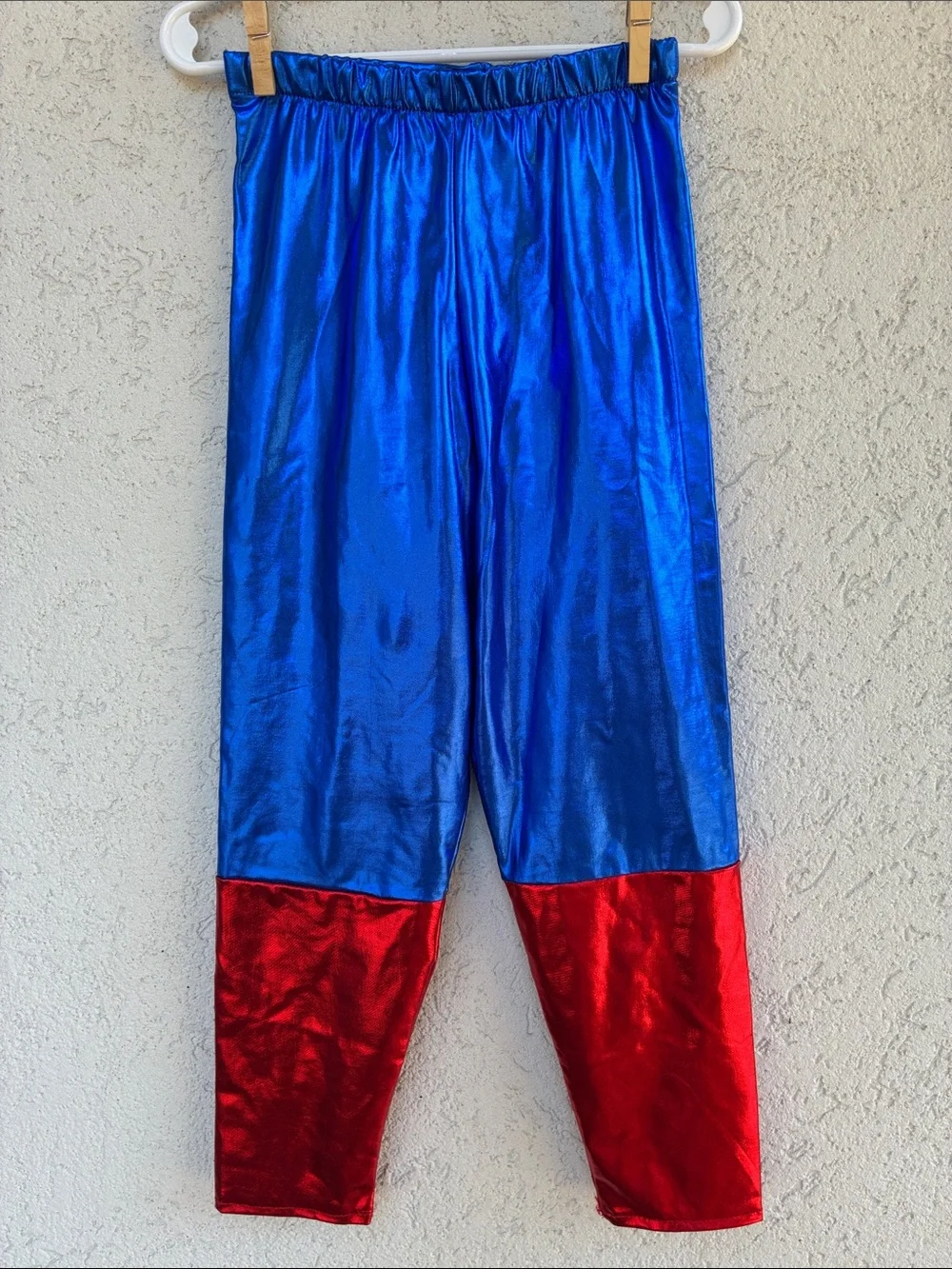 Captain Marvel girl’s costume by Rubies   Girl’s size small